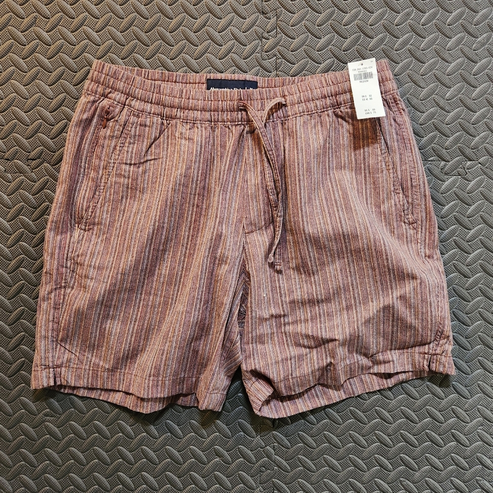 Abercrombie & Fitch Men's Textured Pull-On Short Size Medium